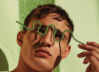 Fashion Editorial : justdropithere:
Julian Schneyder by Dainel Clavero – Essential…