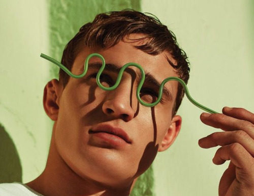 Fashion Editorial : justdropithere:
Julian Schneyder by Dainel Clavero – Essential…
