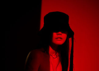 Fashion Editorial : mutzine:
R.shemiste Fall/Winter 2017 Backstage by MUTZINE