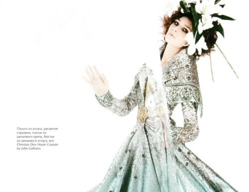 Fashion Editorial : Photographer: Karl Lagerfeld