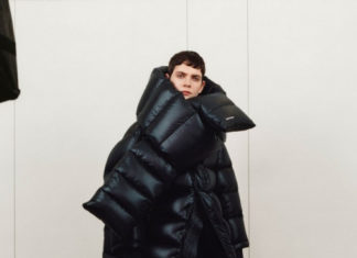 Fashion Editorial : rrrusskaya:
Balenciaga Pre-Fall 2017.
Model: Amandine Renard.