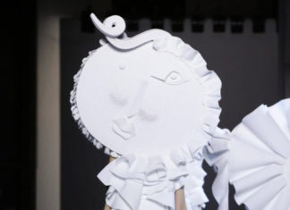 Fashion : fashiondailymag:
face. VIKTOR + ROLF ss16 couture.(via…