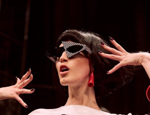 Fashion : fatalscroll:
Backstage at Jeremy Scott SS17 @ NYFW