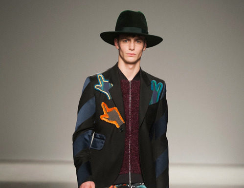 Fashion : fdmlovesmens:
wikoni:
John Galliano Fall/Winter 2014 | Paris…