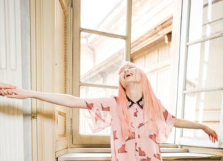 Fashion : Fernanda Ly @ Giamba SS17
Posted by x