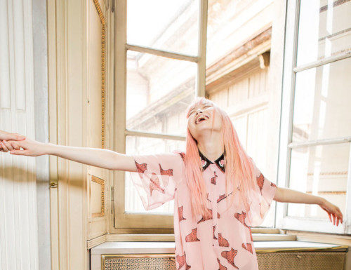 Fashion : Fernanda Ly @ Giamba SS17
Posted by x