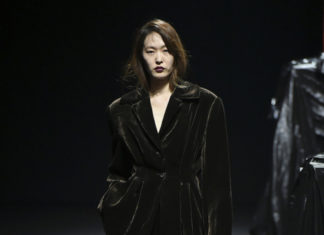 Fashion : Jinteok FW17
Posted by x