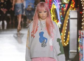 Fashion : PINK BABES: FERNANDA LY AT MOSCHINO RESORT 2018 @made.
(Ph…