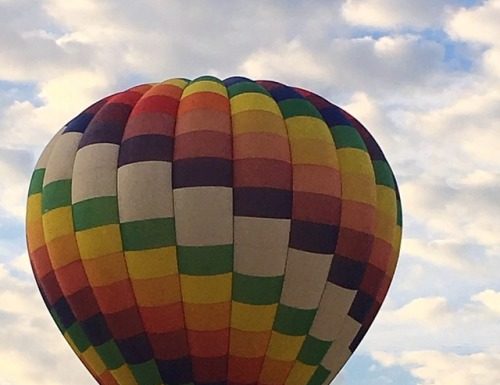 Fashion : Rainbow vibes. This mornings hot air balloons
Pic by Tierney…