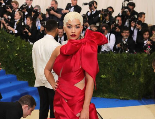Fashion : Rita Ora – Attends the Costume Institute Gala at the…
