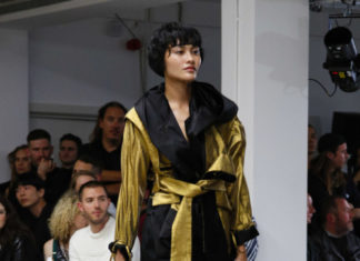 Fashion : Royal College of Art grad collection 2017
Posted by x