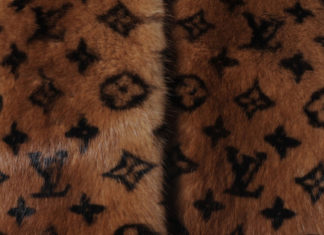 Fashion : rvggz:
Louis Vuitton monogram fur scarf…