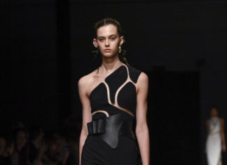 Fashion : Sass & Bide Resort 2018 @ MBFW Australia
posted by…