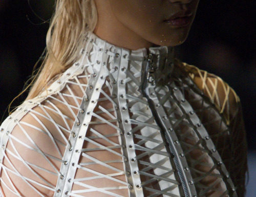 Fashion : Serkan Cura Couture SS 2015
Posted by x