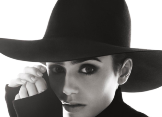 Fashion : starworksartists:
Lily Collins w/ hair by Mara Roszak &…