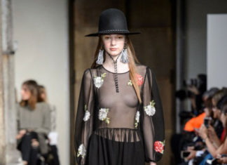 Fashion : the embroidered mesh floral party. via BLUGIRL fresh ss17…