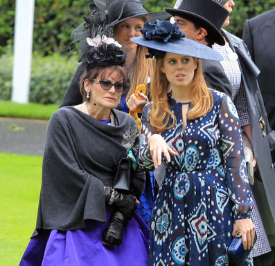 Fashion : thecatalogueofroyalfashion:
Princess Beatrice || Burberry