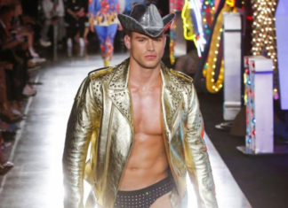 Fashion : this the gold just heat up cowboy? MOSCHINO resort 2018. gold…