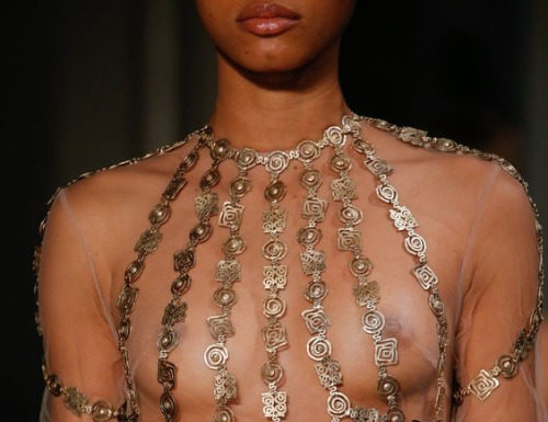 Fashion : Valentino Spring 2016 Couture