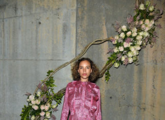 Gucci : Phoebe Collings-James performed at the party at MoMA PS1 to…