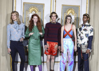 Gucci : Seen at the Gucci Cruise 18 show: a fil coupé scarf shirt,…