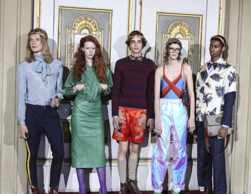 Gucci : Seen at the Gucci Cruise 18 show: a fil coupé scarf shirt,…
