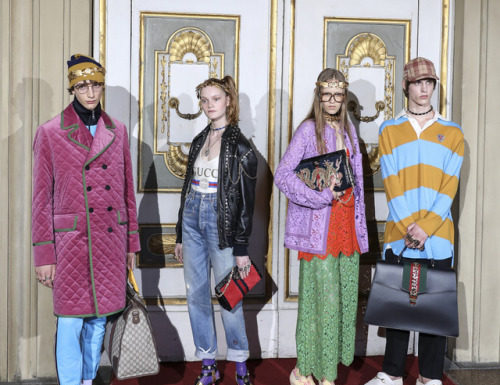Gucci : Streetwear and rebrodé lace feature in the Gucci Cruise 18…