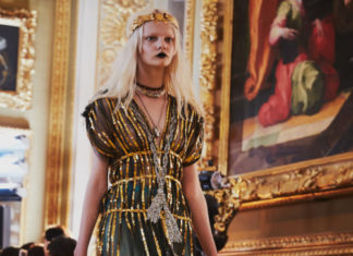 Gucci : The tunic evening gown from Gucci Cruise 18 in tulle with…