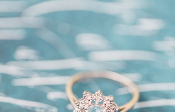 Luxury Jewelry 2017/2018 : A Seaside Elegance Styled Wedding Shoot