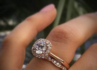 Luxury Jewelry 2017/2018 : Are you team solitaire engagement ring or team halo engagement ring?…