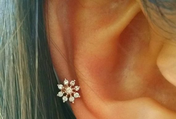 Luxury Jewelry 2017/2018 : Boucle doreille de cartilage CZ flocon de par ShopOrigamiJewels…