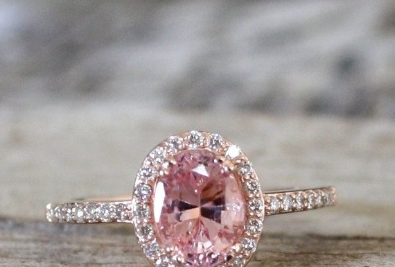 Luxury Jewelry 2017/2018 : EN attente 153 Cts. Rose pêche saphir diamant Halo par Studio1040…