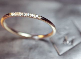 Luxury Jewelry 2017/2018 : Gold Band with 7 Pave Set Diamonds- 14k Gold Wedding band with Diamonds