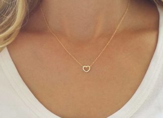 Luxury Jewelry 2017/2018 : Gold heart necklace, Small heart necklace, Dainty gold necklace, Heart outline necklace, Heart Jewelry, Gift necklace, Mom necklace