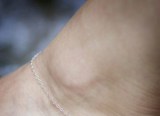 Luxury Jewelry 2017/2018 : Hammered Heart Ankle Bracelet Gold Filled by SimplySweetStudio, $25.00…