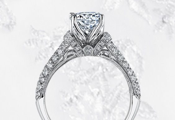 Luxury Jewelry 2017/2018 : Illuminate and Showcase Your Shining Diamond! Blooming petal shaped prongs beaut…