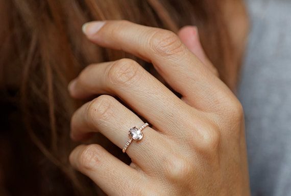 Luxury Jewelry 2017/2018 : Loving this delicate morganite engagement ring | MinimalVS/Etsy…