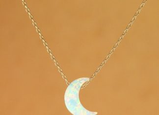 Luxury Jewelry 2017/2018 : Lune opale lune Collier Collier croissant de lune par BubuRuby…