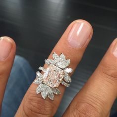 Luxury Jewelry 2017/2018 : Mizrahi Diamonds Beautiful pink Diamond. #mizrahiofbeverlyhills……