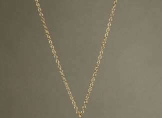 Luxury Jewelry 2017/2018 : Moonstone necklace – rainbow moonstone necklace – dainty and delicate – A tiny teardrop moostone on a 14k gold vermeil chain