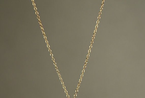 Luxury Jewelry 2017/2018 : Moonstone necklace – rainbow moonstone necklace – dainty and delicate – A tiny teardrop moostone on a 14k gold vermeil chain