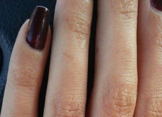 Luxury Jewelry 2017/2018 : Moonstone ring on finger…