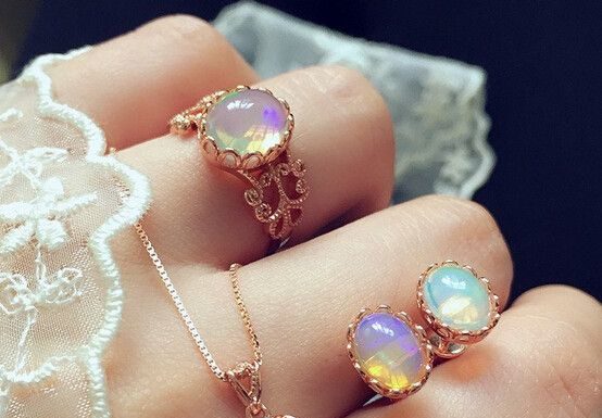 Luxury Jewelry 2017/2018 : Natural sterling silver vintage court opal sets