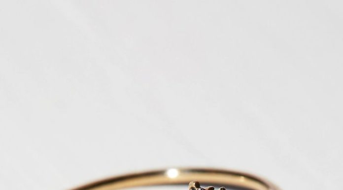 Luxury Jewelry 2017/2018 : Opal & diamond ring…