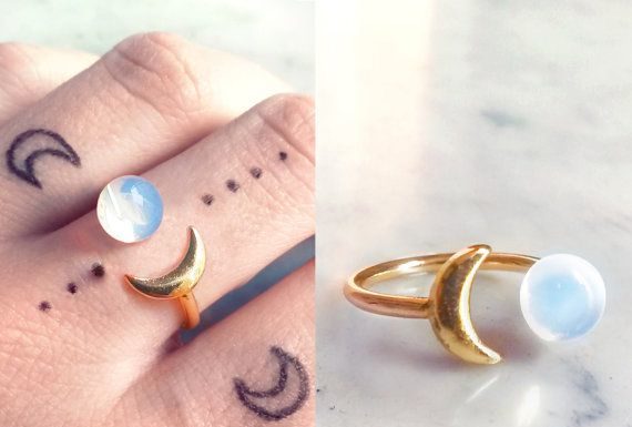Luxury Jewelry 2017/2018 : Opal gold moon ring | Opalite boho ring | Crescent white clear stone ring | Iridescent moon jewelery | Semi precious gemstone