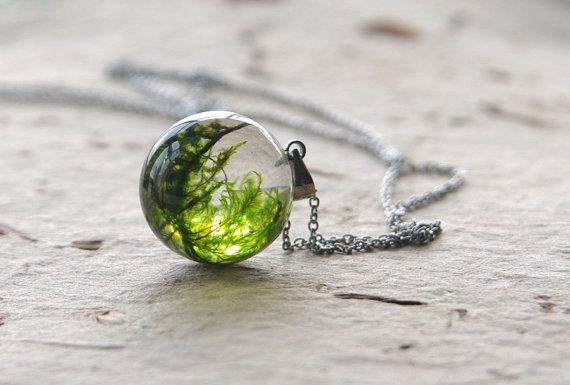 Luxury Jewelry 2017/2018 : Real moss globe necklace – unique woodland crystal resin orb ball – stainless st…