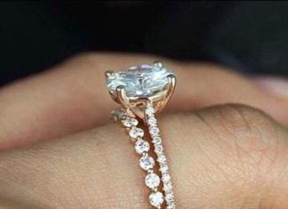 Luxury Jewelry 2017/2018 : Rose Gold Solitaire Engagement Ring with a Gorgeous Single Prong Eternity Band b…