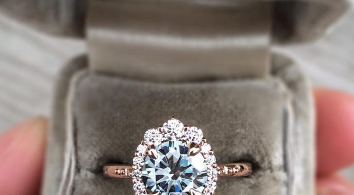 Luxury Jewelry 2017/2018 : The latest ring style all closeup and cozy. Featuring a natural grey moissanite …
