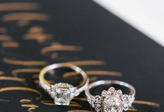 Luxury Jewelry 2017/2018 : Trend We Love: 20 Floral-Inspired Engagement Rings