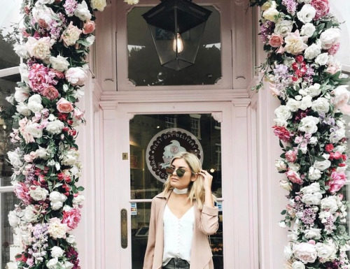 Street Style : Emily Luciano has the perfect spring palette here, in shades of…